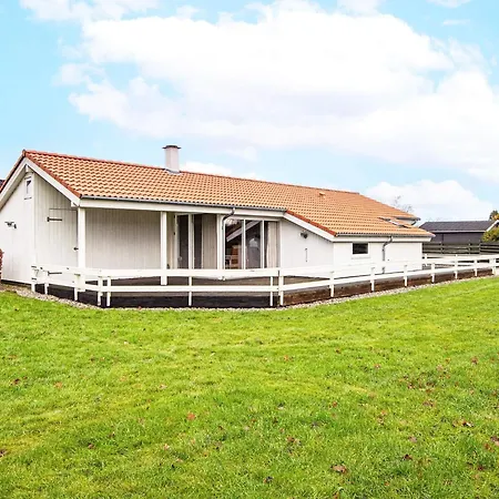 10 Person In B Rkop Egeskov (Syddanmark)